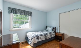 214 W Hintz Rd, Arlington Heights, IL 60004