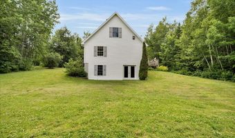 21 Bowling Green Ln, Belfast, ME 04915