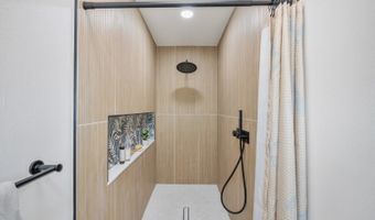98-1743 Ulu St, Aiea, HI 96701