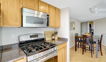 2220 N FAIRFAX Dr 308, Arlington, VA 22201