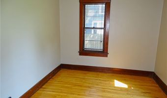 2412 5th St, Eau Claire, WI 54703