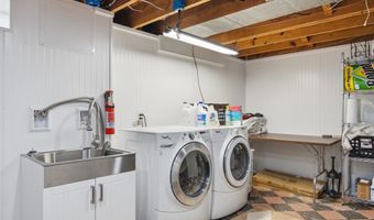 7829 Buckingham Ave, Allen Park, MI 48101