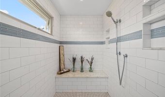 14 Hulls Ct, Jamestown, RI 02835