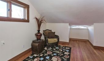 19 Gresham St, Ashland, OR 97520