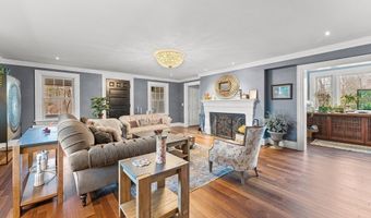 6 Chanticleer Dr, Beverly, MA 01915