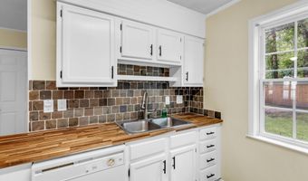 15300 Lansing Dr, Biloxi, MS 39532