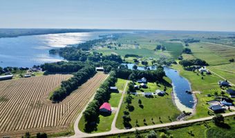 48103 Grace Ln, Big Stone City, SD 57216