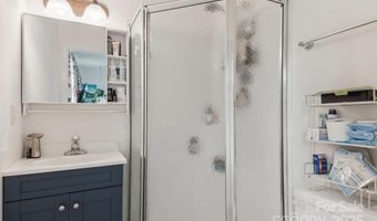 22 Rotunda Cir, Asheville, NC 28806