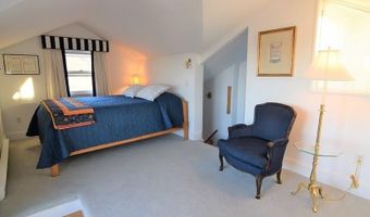 35 Chastellux Ave J, Newport, RI 02840
