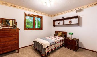 26233 555th Ave, Austin, MN 55912