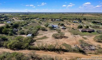 136 Country Pl, Adkins, TX 78101