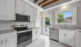 5516 Raceview Ave, Cincinnati, OH 45248