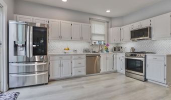 54 W 4TH St, Bayonne, NJ 07002