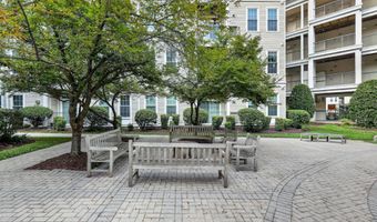 2465 ARMY NAVY Dr 1-202, Arlington, VA 22206