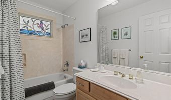 915 Timber Glen Ln, Ballwin, MO 63021