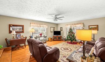 1067 Brighton Dr, Alcoa, TN 37701