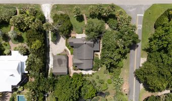 145 Bay Ave, Apalachicola, FL 32320