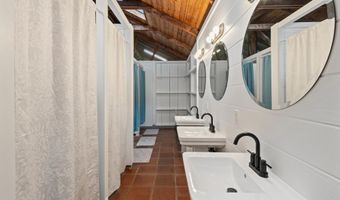 1055 Kaupakalua Rd, Haiku, HI 96708