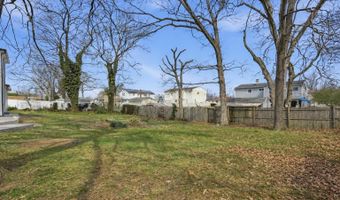 41 Madison Ave, Amityville, NY 11701