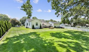 5 Greenfield Dr, Ansonia, CT 06401