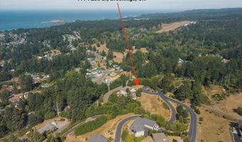7774 Zoe Dr, Brookings, OR 97415
