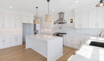 121 Sound Dr, Atlantic Beach, NC 28512