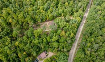 8 Magnolia Ln, Starks, ME 04911