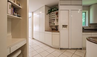 15 Inverness Rd, Falmouth, ME 04105
