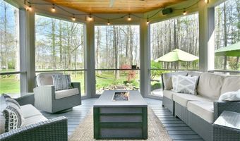 460 Club Dr, Aurora, OH 44202