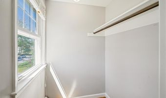 11 Knapton St St, Barrington, RI 02806