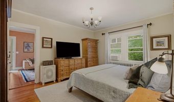 30 Boulevard, Middletown, RI 02842