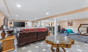 50 Towne St, Amityville, NY 11701