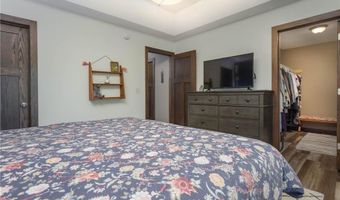 305 E Lake Geneva Rd NE, Alexandria, MN 56308