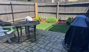 35 Elm St B, Newport, RI 02840