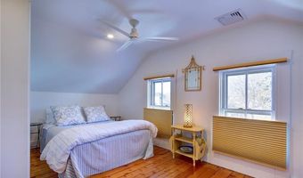 75 Mary St, Newport, RI 02840
