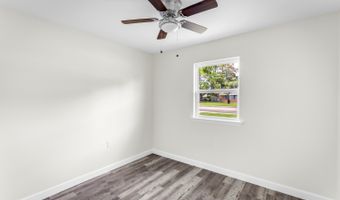 2223 Popps Ferry Rd, Biloxi, MS 39532