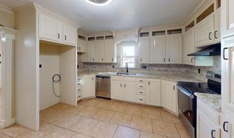 706 SW 2nd St S, Andrews, TX 79714