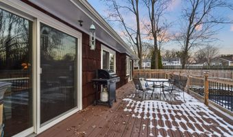 566 Morley Ct, Belford, NJ 07718