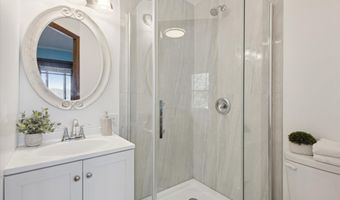 140 32nd St, Allegan, MI 49010