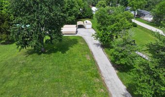 305 N Eighth St, Albion, IL 62806
