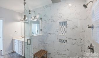 1617 Hawthorne Ln, Charlotte, NC 28205