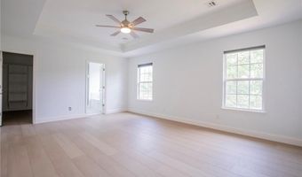 522 Tiger Blvd, Bentonville, AR 72712