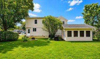 138 Church St, Belford, NJ 07718