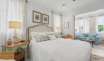 110 State St, Bay St. Louis, MS 39520