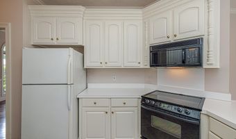 160 Apple Blossom Dr, Brandon, MS 39047