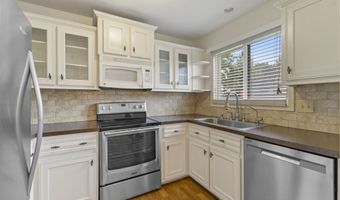 27 Crows Nest Ln 7E, Danbury, CT 06810