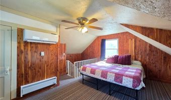 131 W 5th St, Adrian, MO 64720