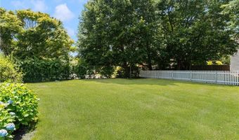 208 W View Rd, Middletown, RI 02842