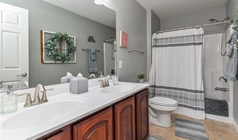 122 Brighton Ln, Adams Twp., PA 16046