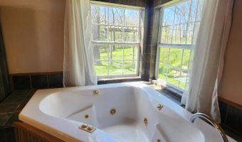 16090 Farm Road 2130, Aurora, MO 65605